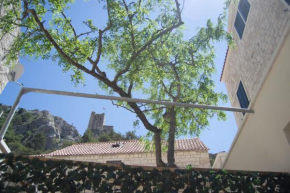 Гостиница House Nataniel in Omiš near sea  Омиш